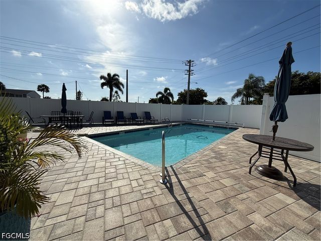 123 SW 47th TER 201, Cape Coral, FL 33914