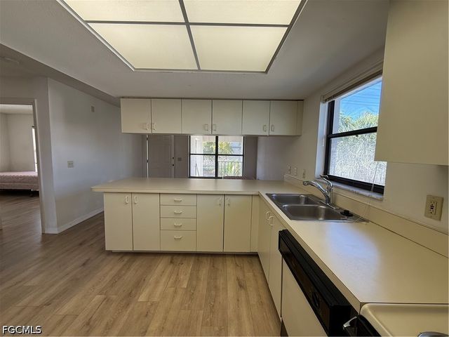 123 SW 47th TER 201, Cape Coral, FL 33914