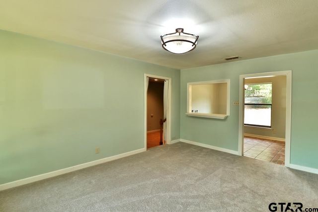 2402 Sampson Drive, Tyler, TX 75701