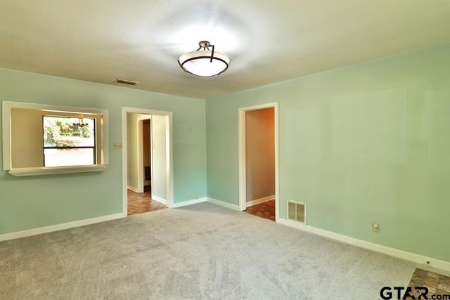 2402 Sampson Drive, Tyler, TX 75701