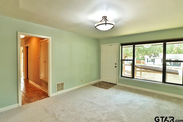 2402 Sampson Drive, Tyler, TX 75701