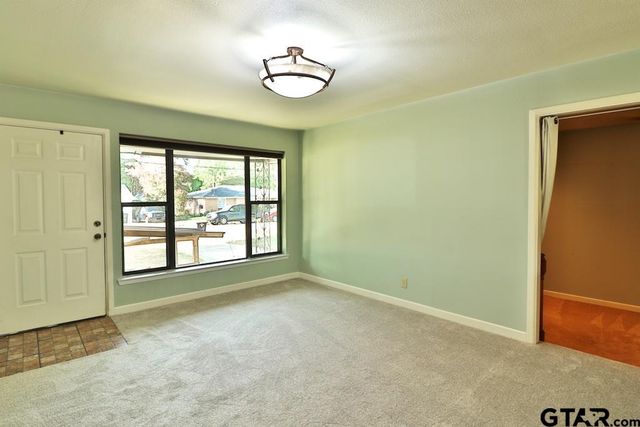 2402 Sampson Drive, Tyler, TX 75701