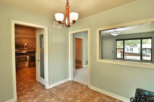 2402 Sampson Drive, Tyler, TX 75701
