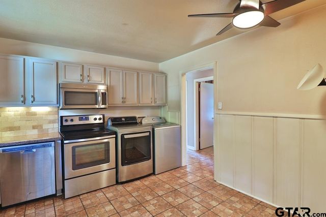 2402 Sampson Drive, Tyler, TX 75701