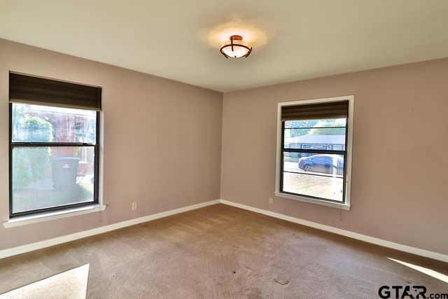2402 Sampson Drive, Tyler, TX 75701