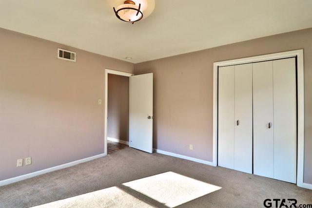 2402 Sampson Drive, Tyler, TX 75701