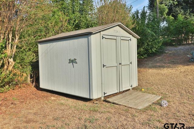 2402 Sampson Drive, Tyler, TX 75701