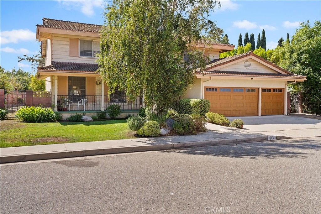 6304 Mirrior Lake Dr, Hollywood Hills, CA 90068 — photo 2