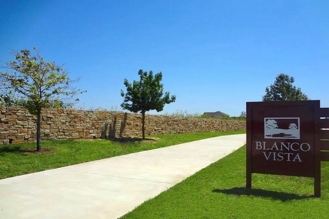 106 Mossycup DR, San Marcos, TX 78666