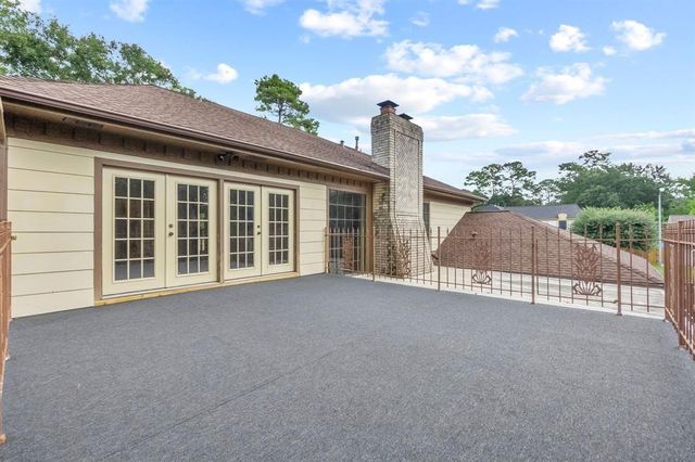 6803 Walton Heath Drive, Houston, TX 77069