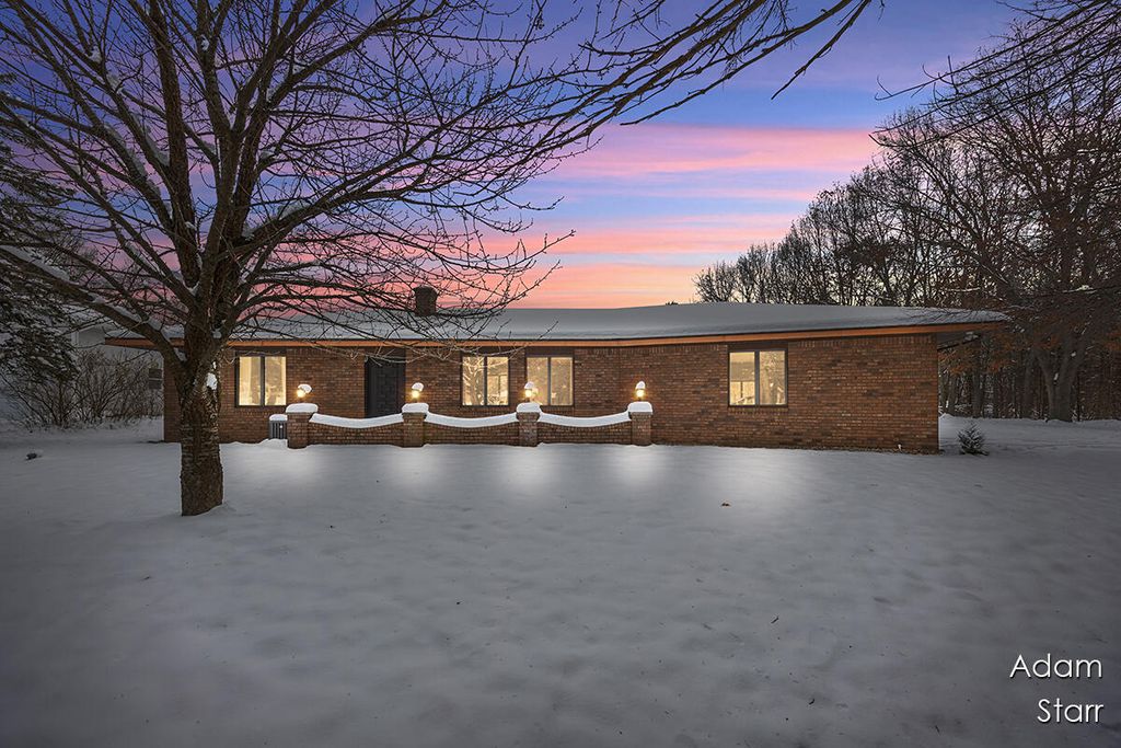 945 60th Street Sw, City Of Wyoming, MI 49509