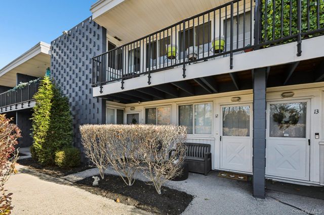 4 Wyndover Woods Lane 12, White Plains, NY 10603