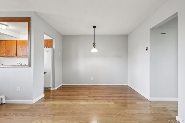 4 Wyndover Woods Lane 12, White Plains, NY 10603