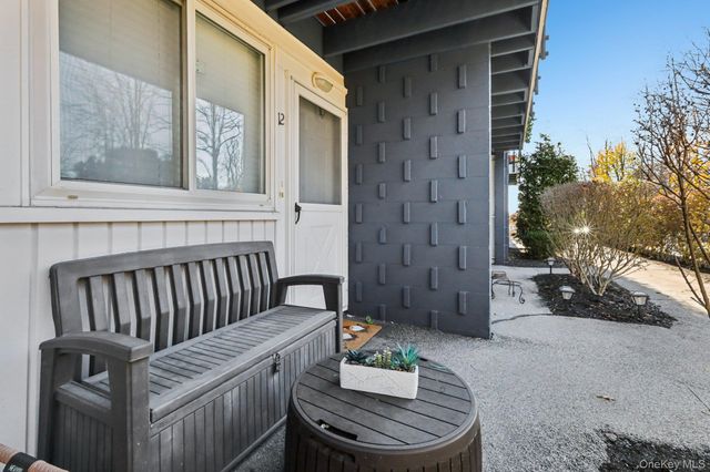 4 Wyndover Woods Lane 12, White Plains, NY 10603