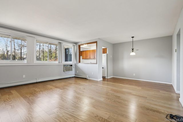 4 Wyndover Woods Lane 12, White Plains, NY 10603