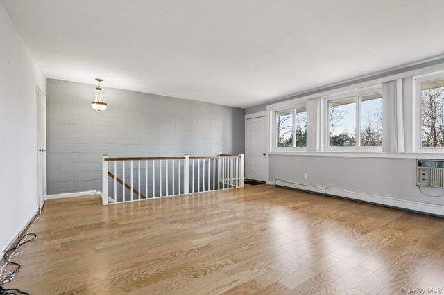 4 Wyndover Woods Lane 12, White Plains, NY 10603