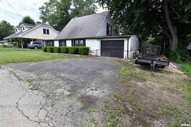 209 SCHLAG Lane, East Peoria, IL 61611