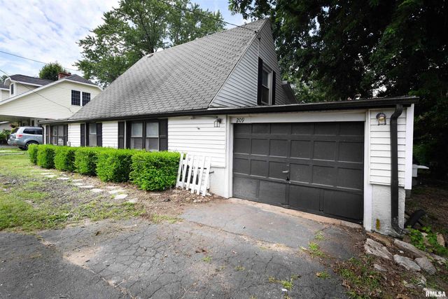 209 SCHLAG Lane, East Peoria, IL 61611