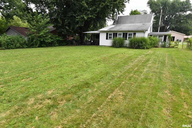 209 SCHLAG Lane, East Peoria, IL 61611