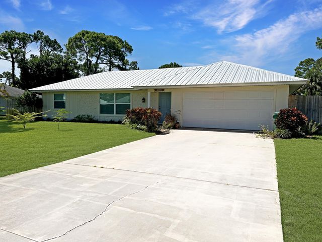 4909 Paleo Pines Circle, Fort Pierce, FL 34951