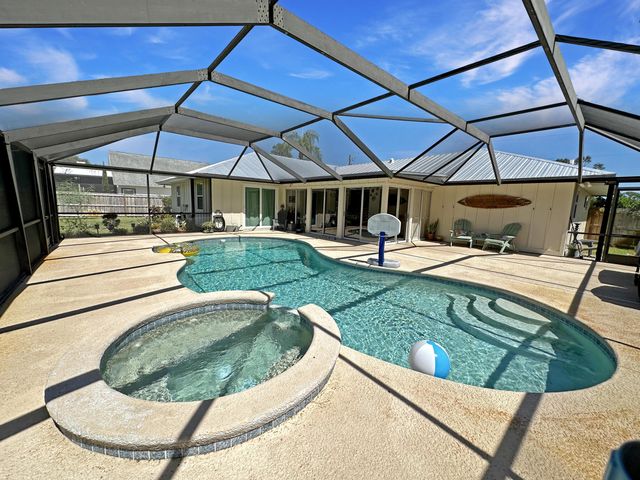 4909 Paleo Pines Circle, Fort Pierce, FL 34951