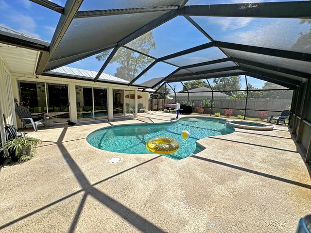 4909 Paleo Pines Circle, Fort Pierce, FL 34951