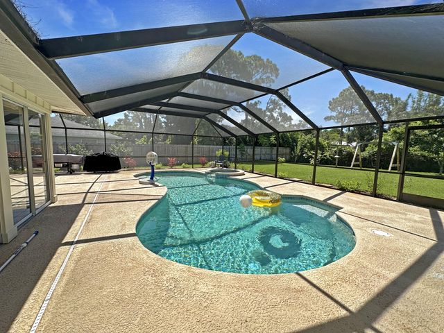 4909 Paleo Pines Circle, Fort Pierce, FL 34951