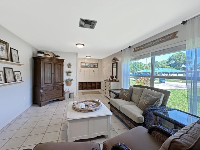 4909 Paleo Pines Circle, Fort Pierce, FL 34951