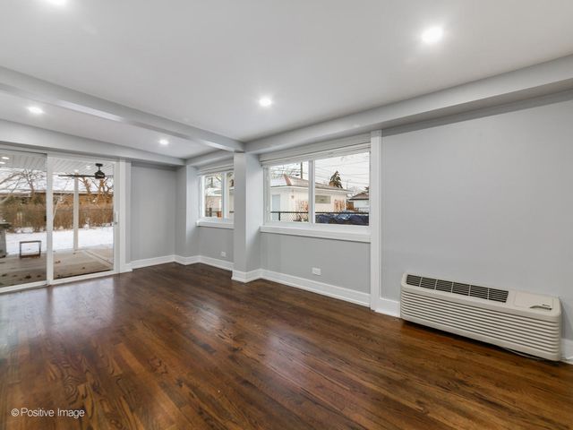 7225 N East Prairie Road, Lincolnwood, IL 60712