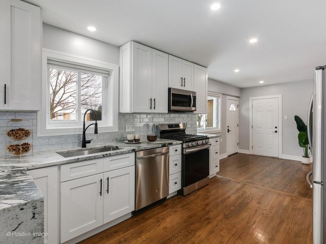 7225 N East Prairie Road, Lincolnwood, IL 60712