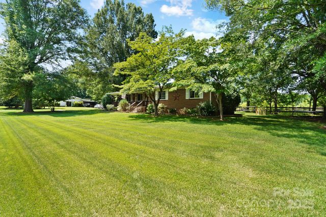 1104 Pump Station Road, Kannapolis, NC 28081