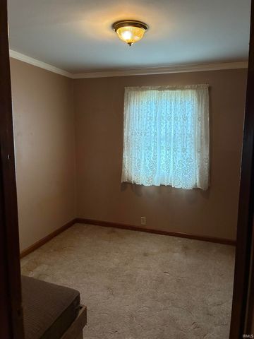 909 N Washington Street, Bicknell, IN 47512