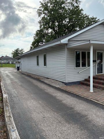 909 N Washington Street, Bicknell, IN 47512