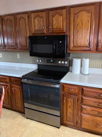 909 N Washington Street, Bicknell, IN 47512