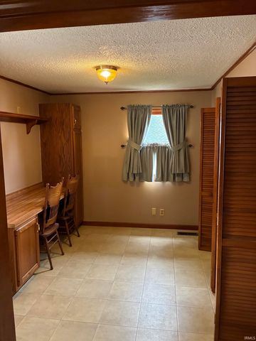 909 N Washington Street, Bicknell, IN 47512