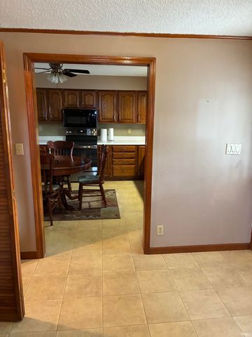 909 N Washington Street, Bicknell, IN 47512