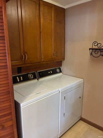 909 N Washington Street, Bicknell, IN 47512