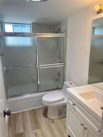 9501 E Bay Harbor Dr 5B, Bay Harbor Islands, FL 33154