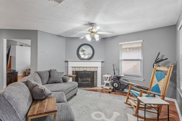 1739 Ivalea Circle, Navarre, FL 32566