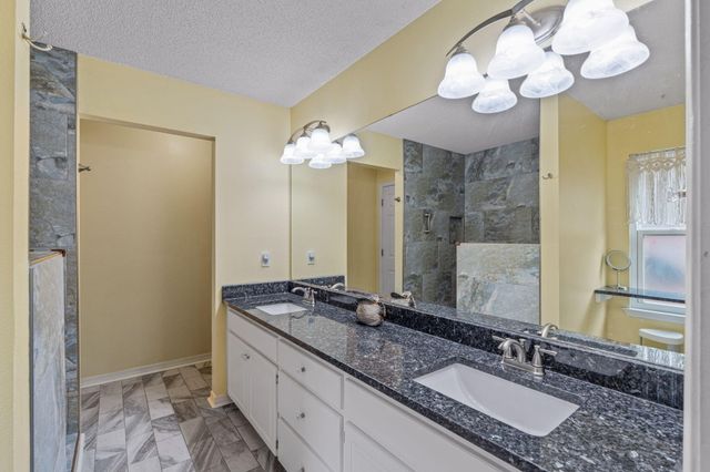 1739 Ivalea Circle, Navarre, FL 32566