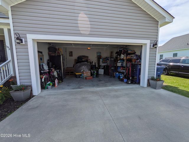 193 Mulberry Drive, Washington, NC 27889