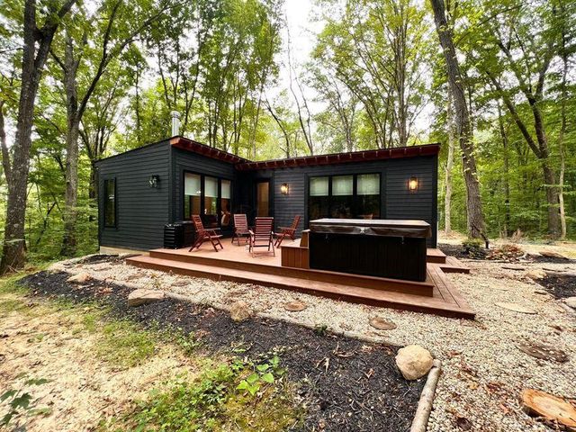 24801 Shurtz Road, New Plymouth, OH 45654