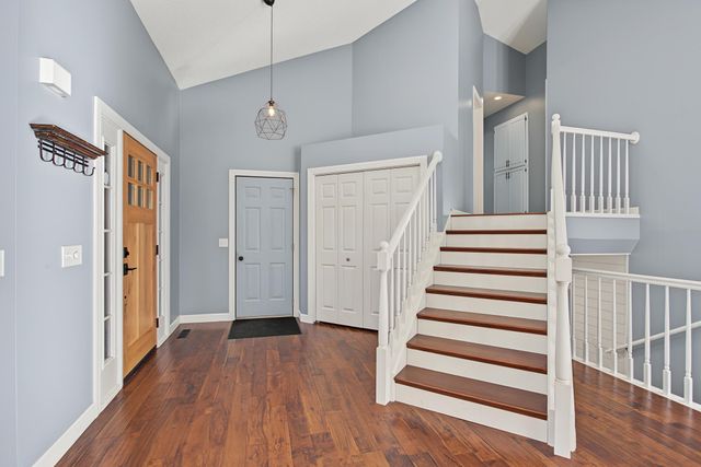 4587 River Bend Place, Savage, MN 55378
