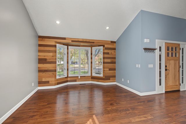 4587 River Bend Place, Savage, MN 55378