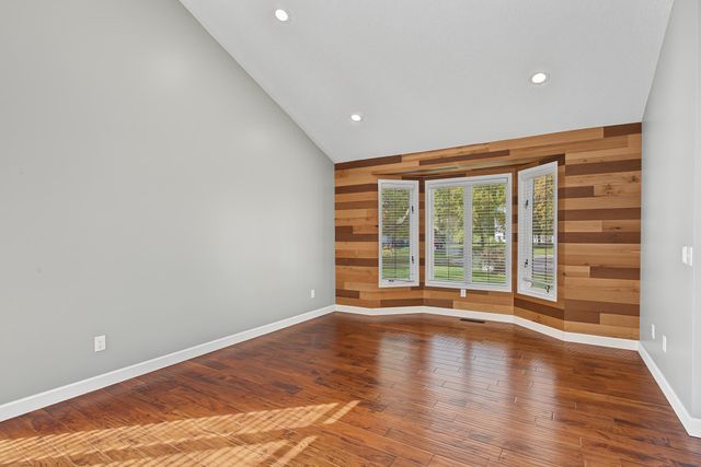 4587 River Bend Place, Savage, MN 55378