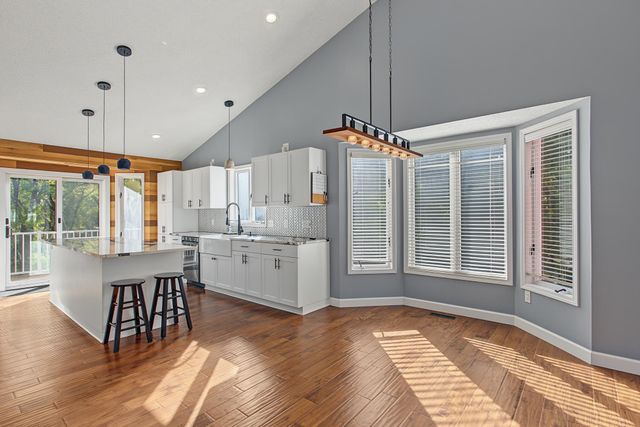 4587 River Bend Place, Savage, MN 55378