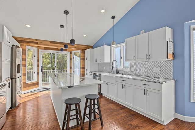 4587 River Bend Place, Savage, MN 55378