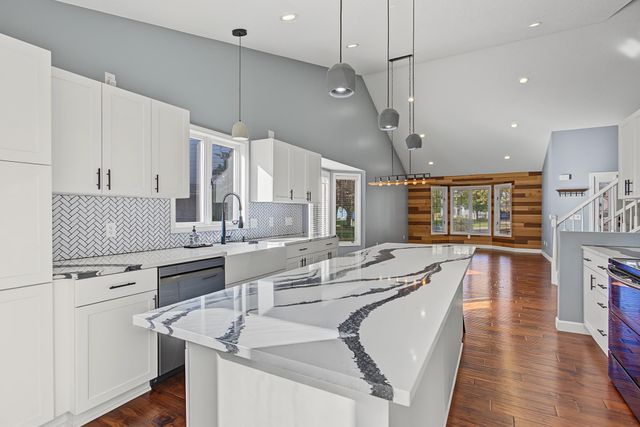 4587 River Bend Place, Savage, MN 55378