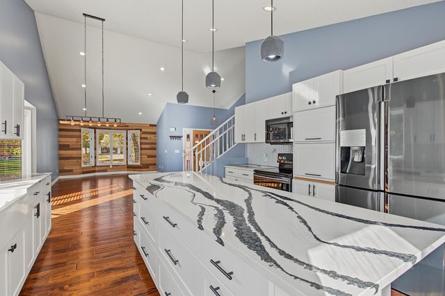 4587 River Bend Place, Savage, MN 55378
