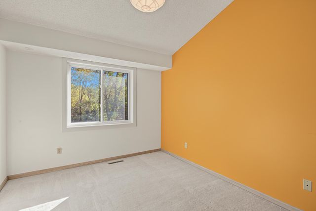 4587 River Bend Place, Savage, MN 55378